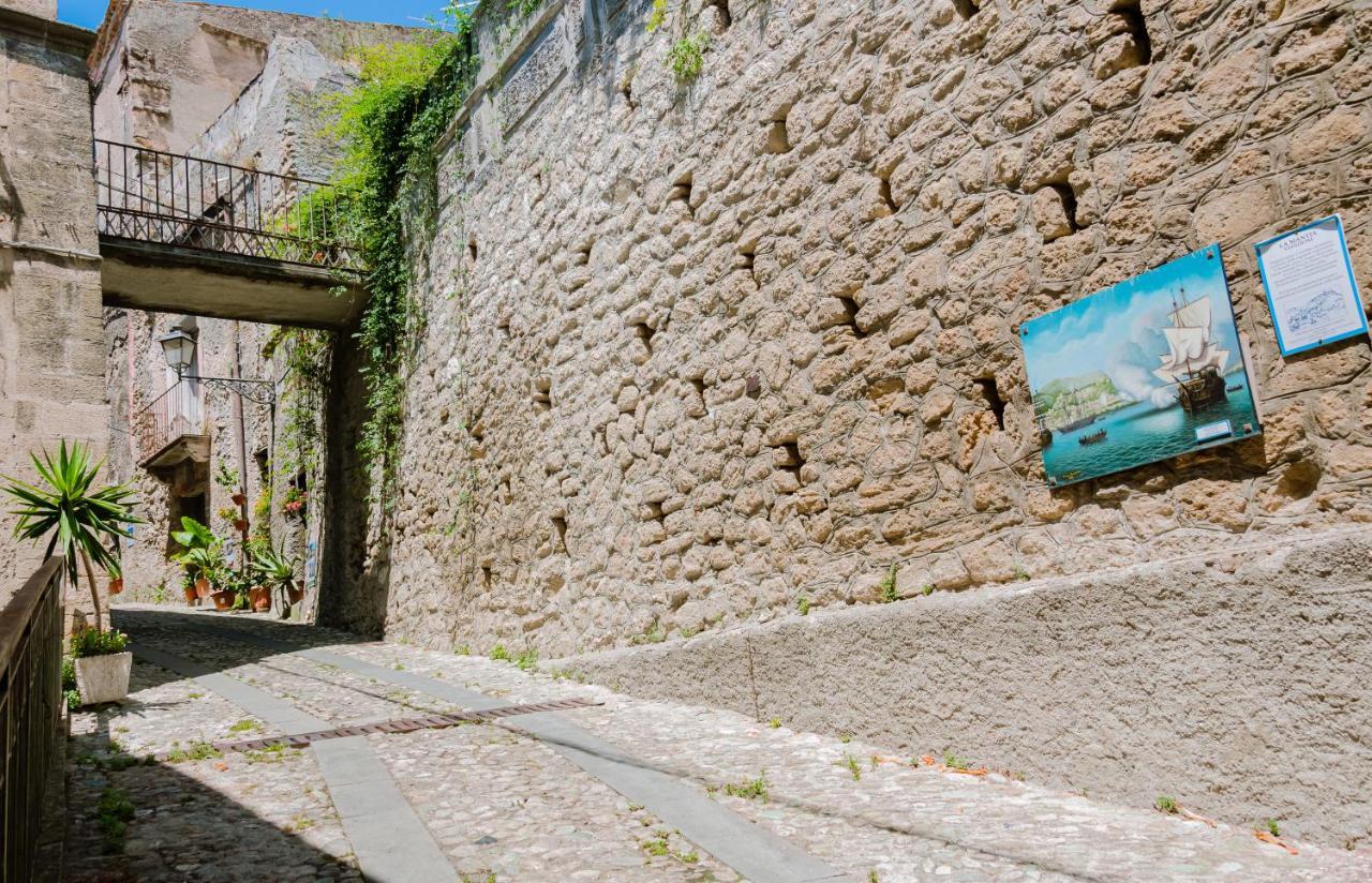 Dimora Cavour Bed & Breakfast Amantea Bagian luar foto