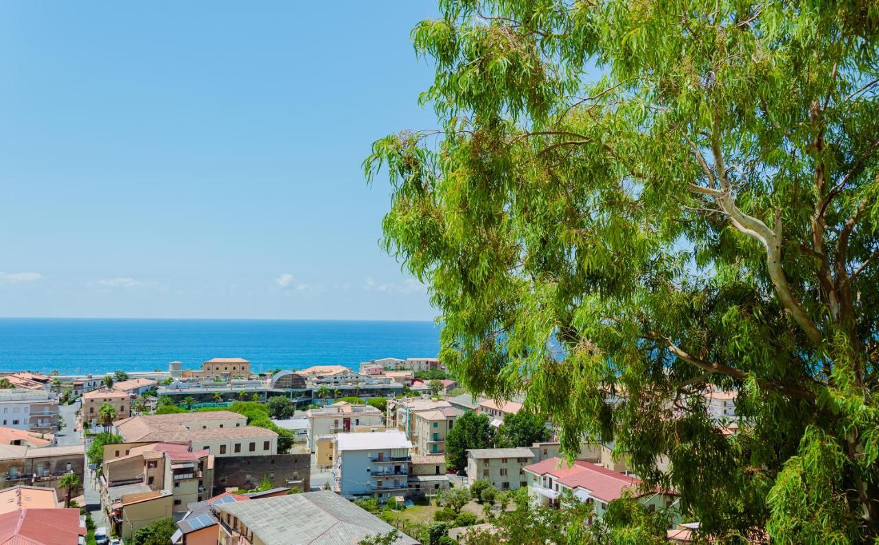 Dimora Cavour Bed & Breakfast Amantea Bagian luar foto
